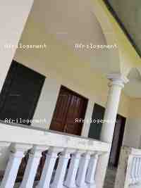 DEUX CHAMBRES SALON SANITAIRE