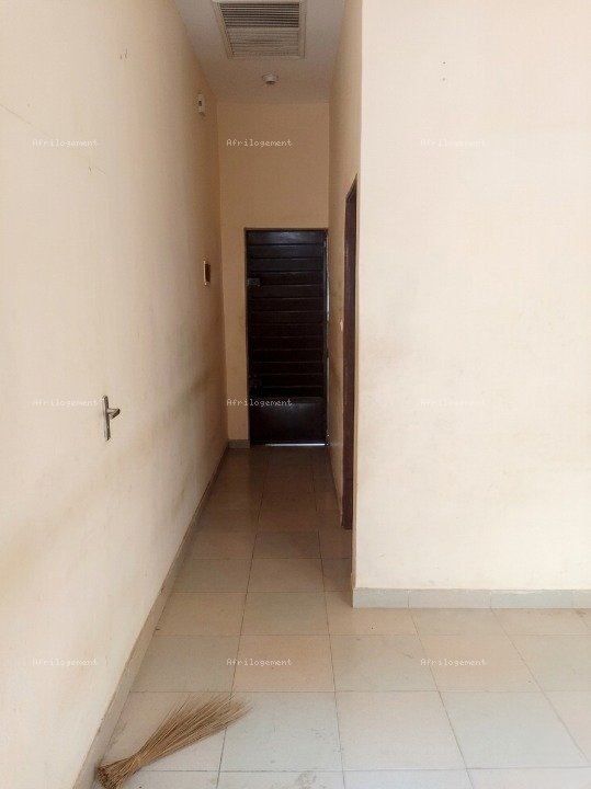 Une chambre salon à louer