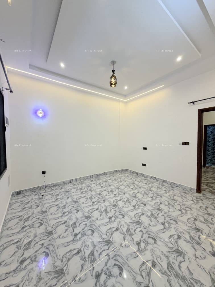 Une chambre salon à louer