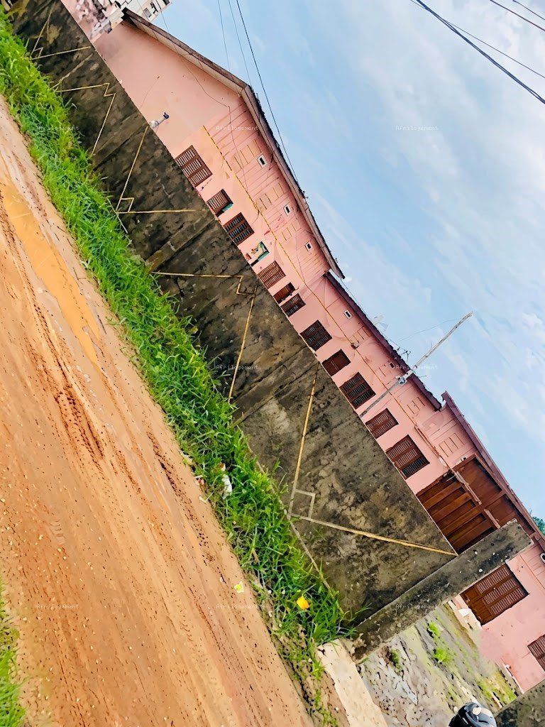 MAISON LOCATIVE  A VENDRE