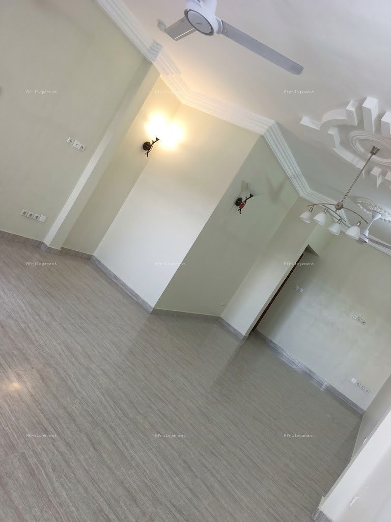 CHAMBRE SALON SANITAIRE A LOUER