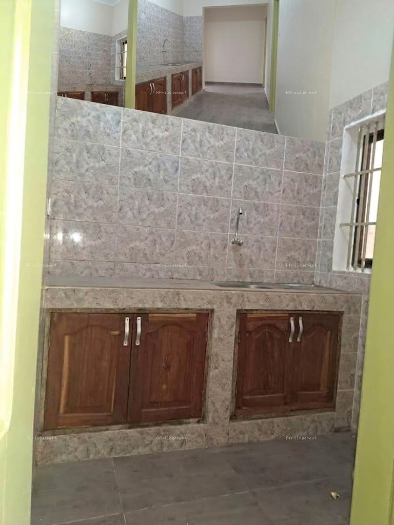CHAMBRE SALON SANITAIRE A LOUER