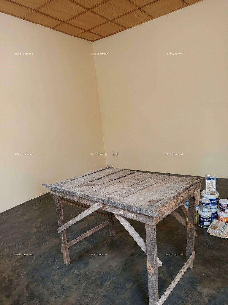 CHAMBRE SALON SEMI-SANITAIRE A LOUER