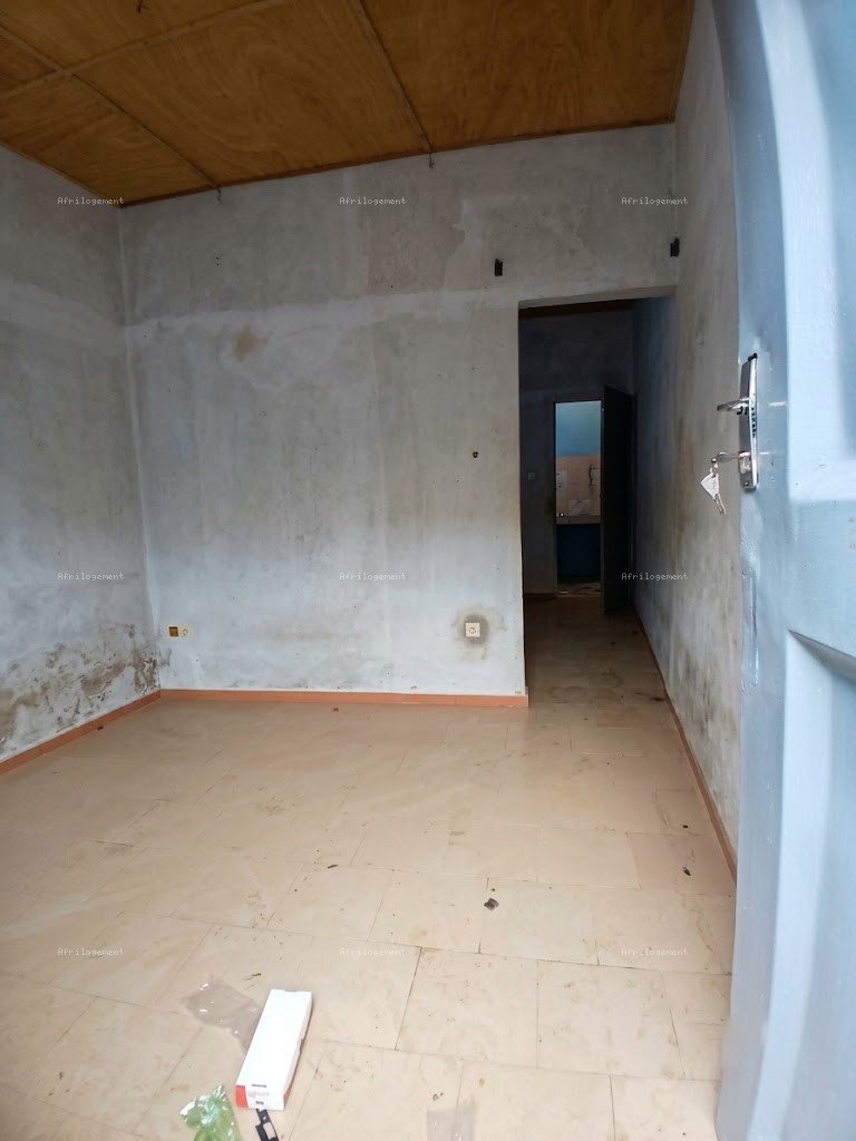 CHAMBRE SALON SANITAIRE A LOUER