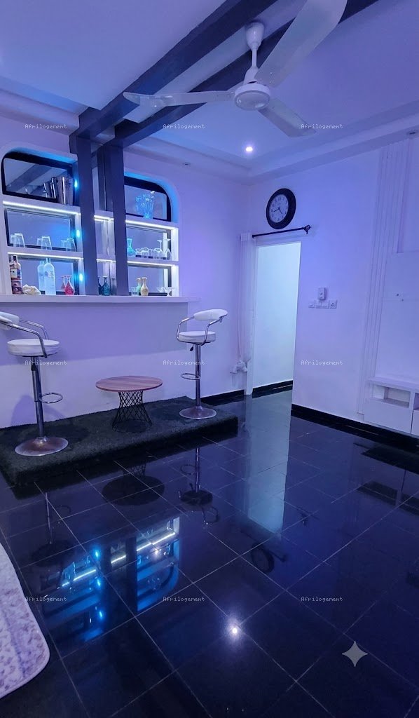 CHAMBRE SALON SANITAIRE A LOUER